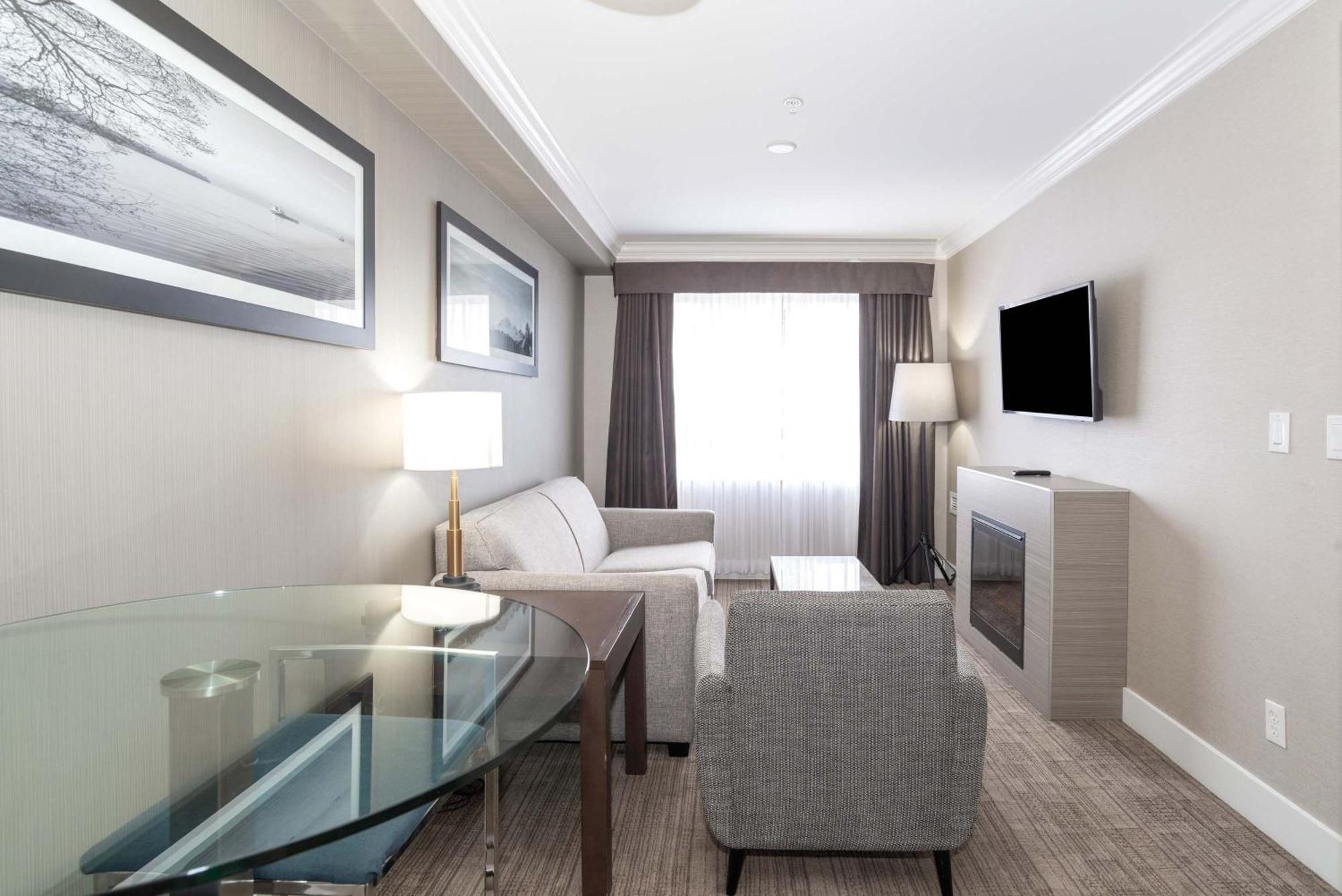 Sandman Hotel And Suites Abbotsford Exterior foto